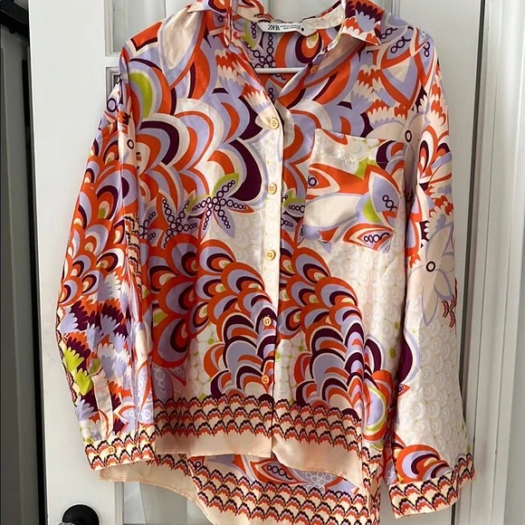 Zara Multicolor Patterned Blouse and Shorts top is xs shorts are small - Picture 3 of 4